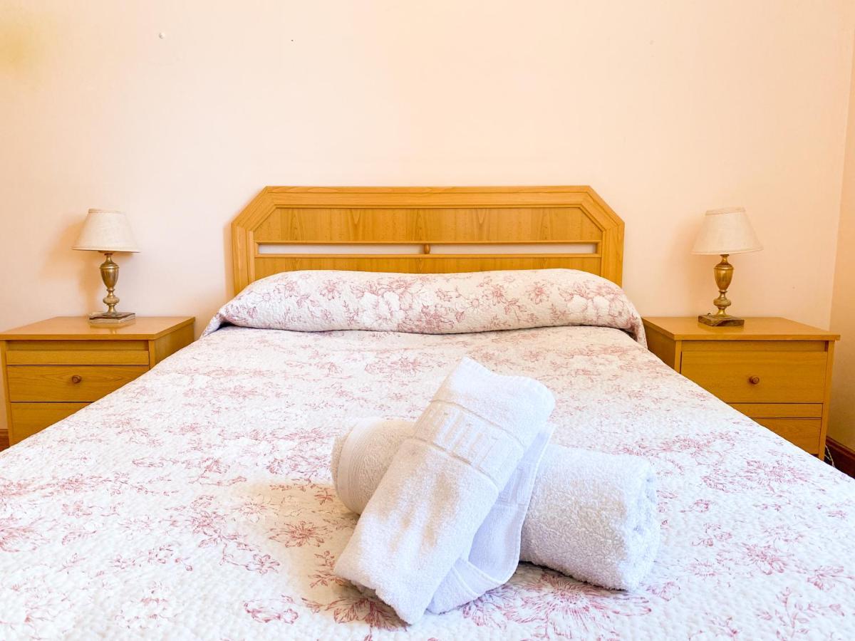 Vivienda Turistica Los Leones Berlanga de Duero Exteriör bild