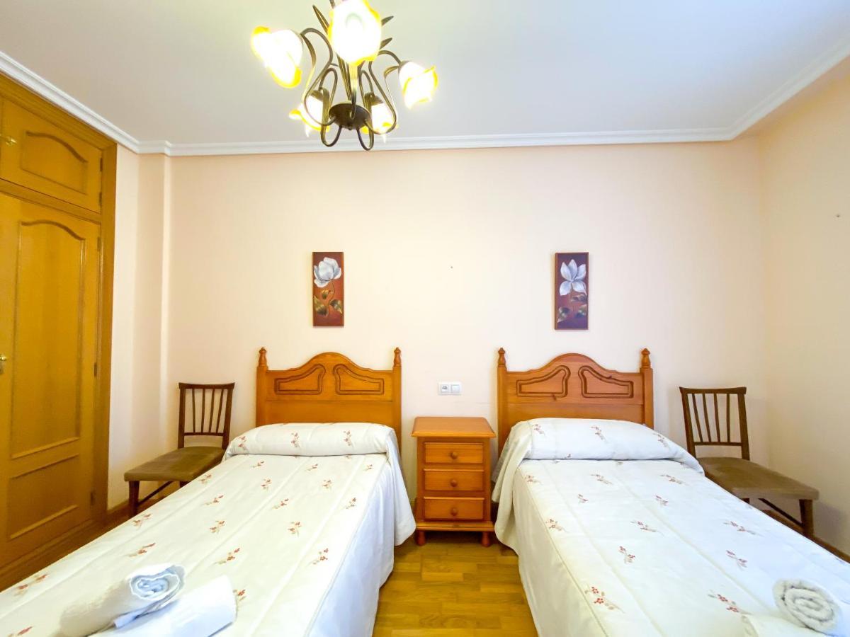Vivienda Turistica Los Leones Berlanga de Duero Exteriör bild